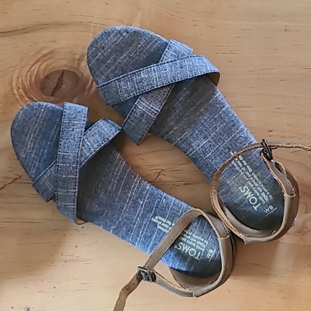 TOMS denim/leather strappy sandal 9